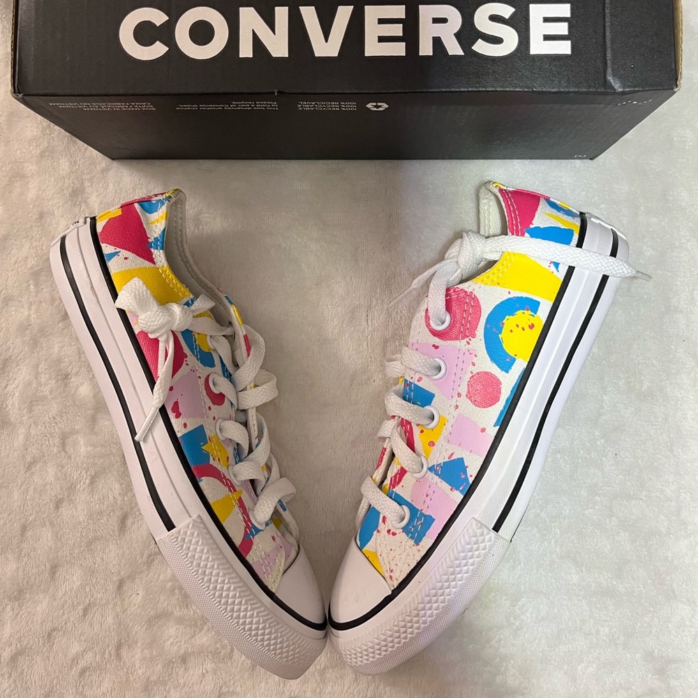 Converse Chuck Taylor All Star Art Lows